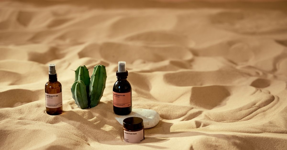 Sommerhaut in Bestform: So passt du deine Pflegeroutine an Sonne, Hitze & Meer an