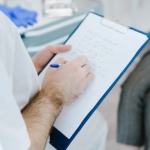 Migräne vorbeugen: So besprechen Sie die Prophylaxe sinnvoll mit Ihrer Ärztin oder Ihrem Arzt