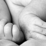 So erkennst du Stillzeichen deines Neugeborenen: Die wichtigsten Hunger- und Sättigungssignale