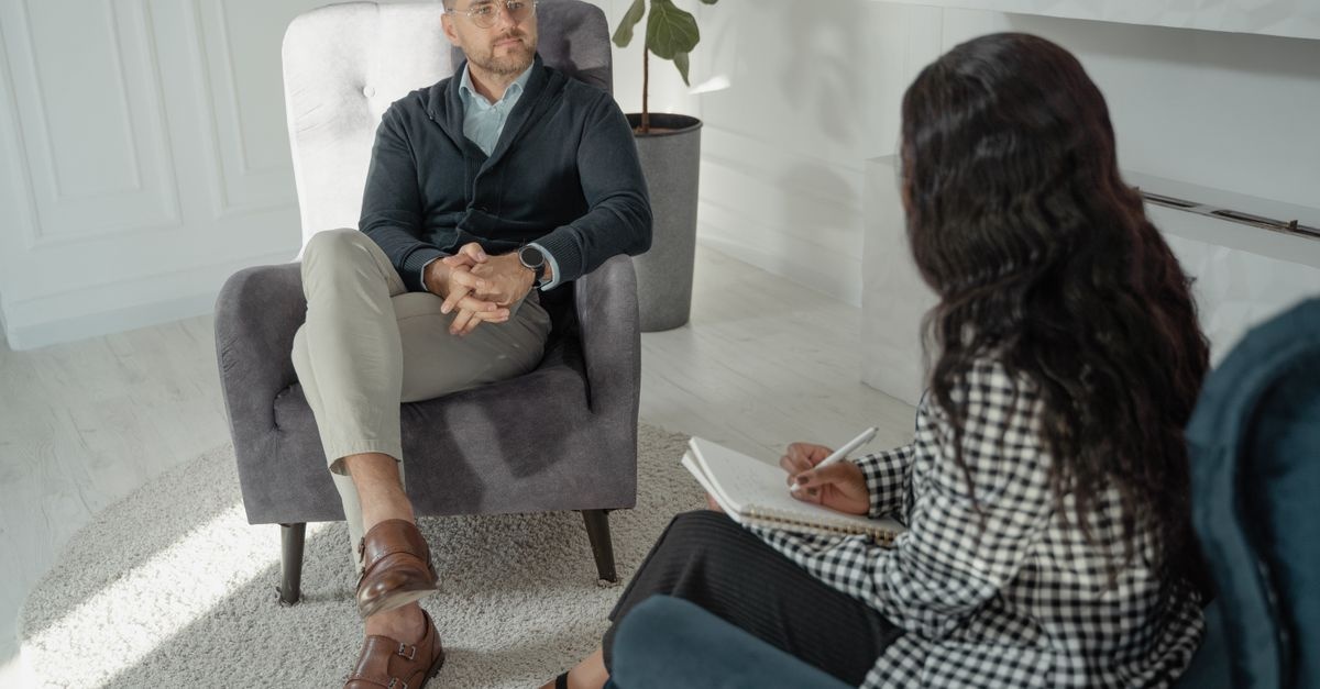 Welche Therapie passt zu mir? Verhaltenstherapie vs. tiefenpsychologische Ansätze im Vergleich
