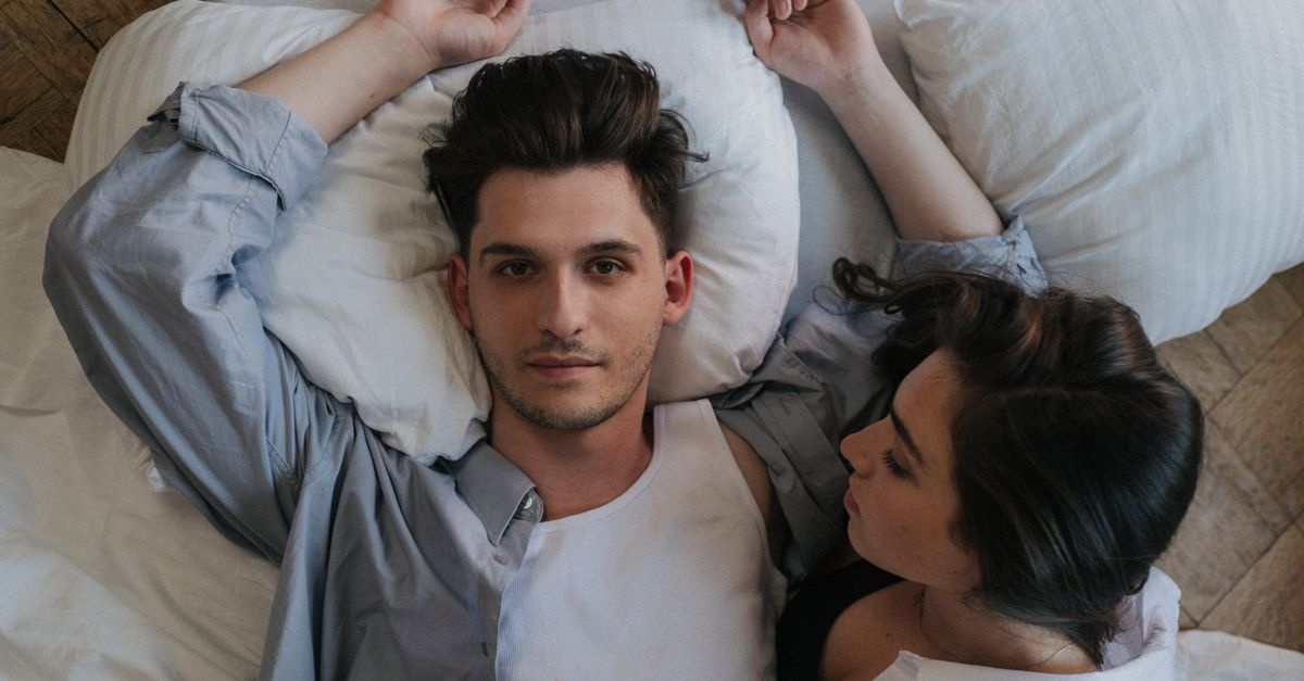 Wenn Nähe fehlt: Was tun, wenn dein Partner nicht gern kuschelt?
