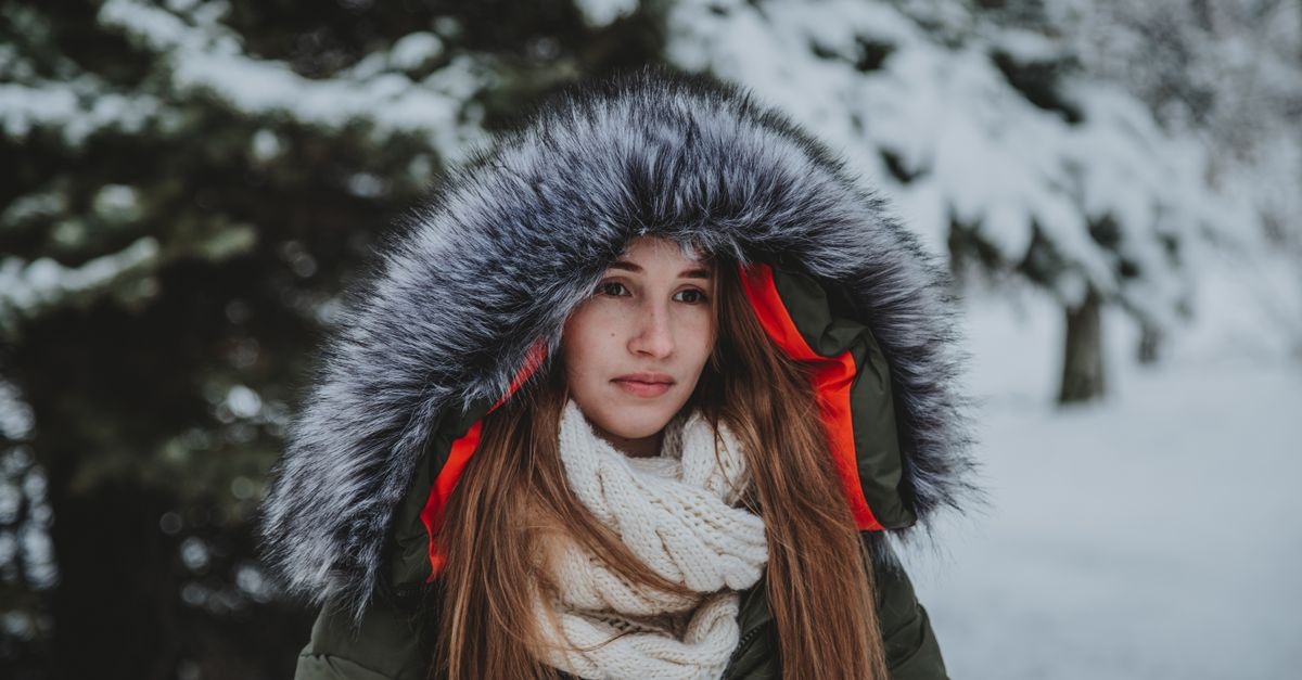 Winter-Chic: So stylst du Daunenjacke und Kleid zum perfekten Outfit